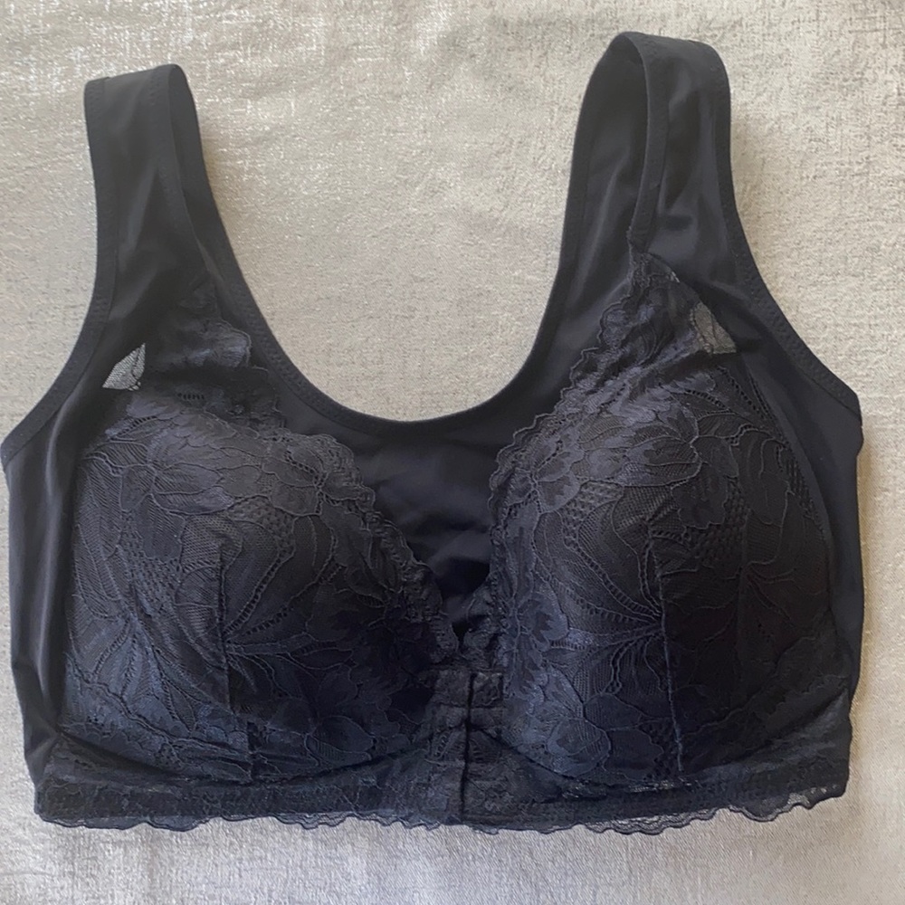 NWOT COMFORT Black Lace Bra! Fits C, D